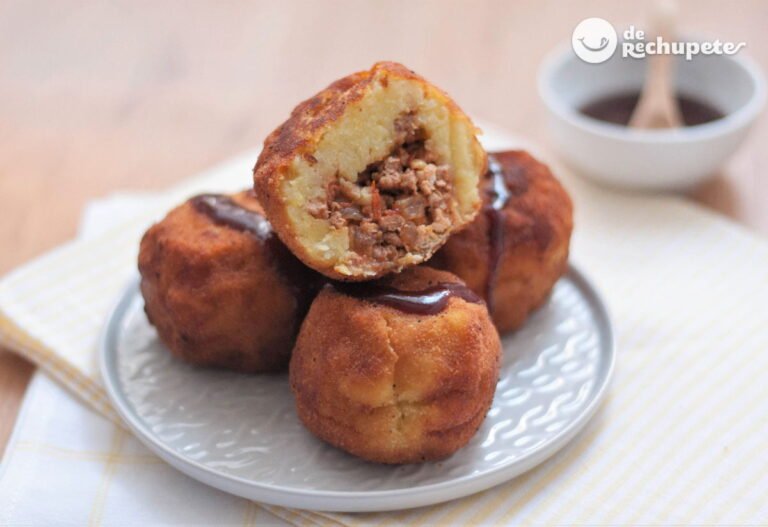 bombitas de carne recien horneadas