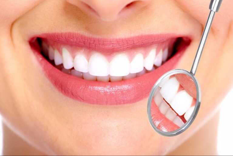dientes alineados con una sonrisa brillante
