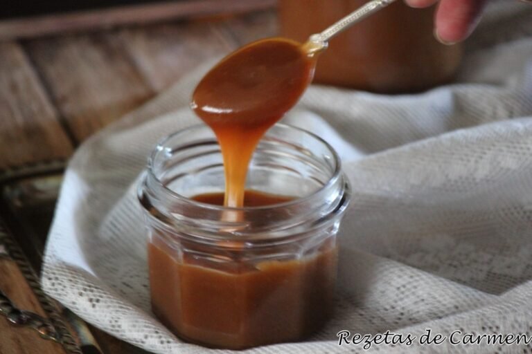 dulce de leche en un recipiente atractivo