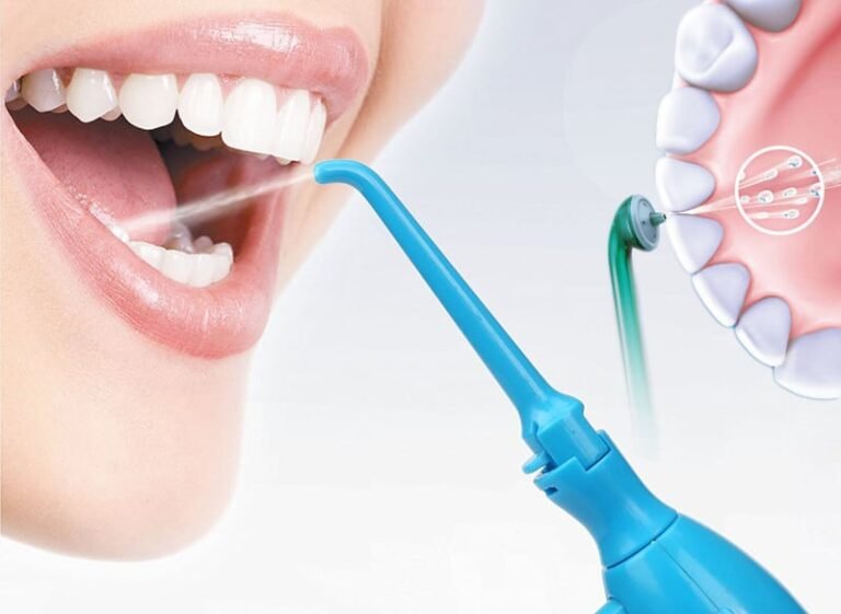 limpiador dental a chorro de agua en accion