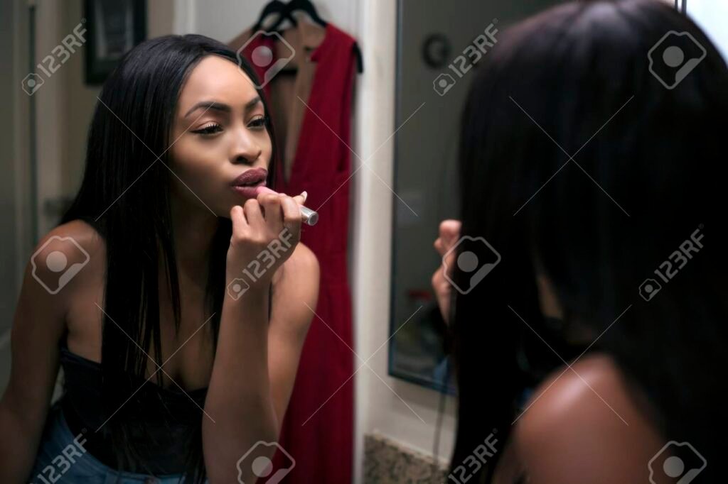 Cómo elegir el labial adecuado para agrandar tus labios